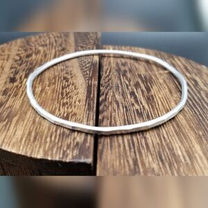 Geometrical edged bracelet B836